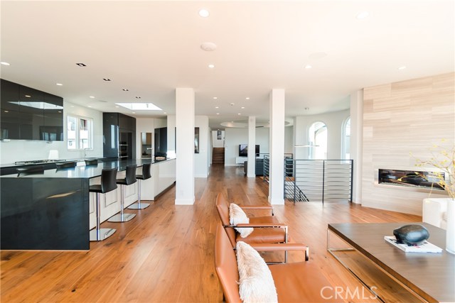 2524 Manhattan Avenue, Hermosa Beach, California 90254, 5 Bedrooms Bedrooms, ,3 BathroomsBathrooms,Residential,Sold,Manhattan,SB18096858