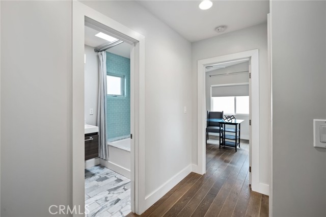 817 Valley Drive, Manhattan Beach, California 90266, 3 Bedrooms Bedrooms, ,2 BathroomsBathrooms,Residential,Sold,Valley,SB21017853