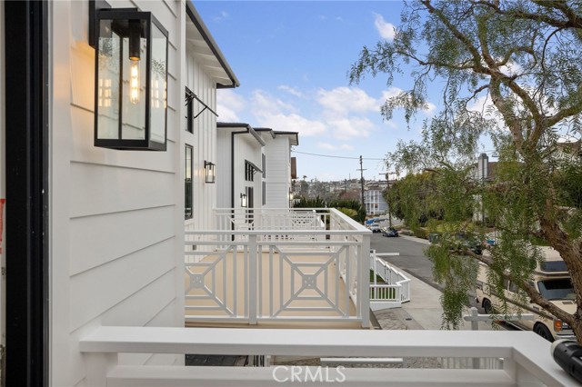 2114 Carnegie Lane, Redondo Beach, California 90278, 5 Bedrooms Bedrooms, ,5 BathroomsBathrooms,Residential,Sold,Carnegie,SB21029719