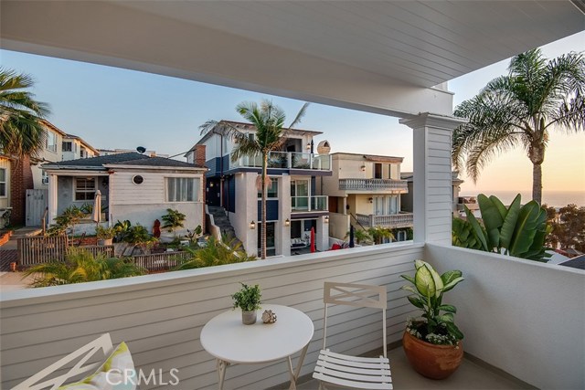 229 19th Street, Manhattan Beach, California 90266, 5 Bedrooms Bedrooms, ,4 BathroomsBathrooms,Residential,Sold,19th,SB19068454