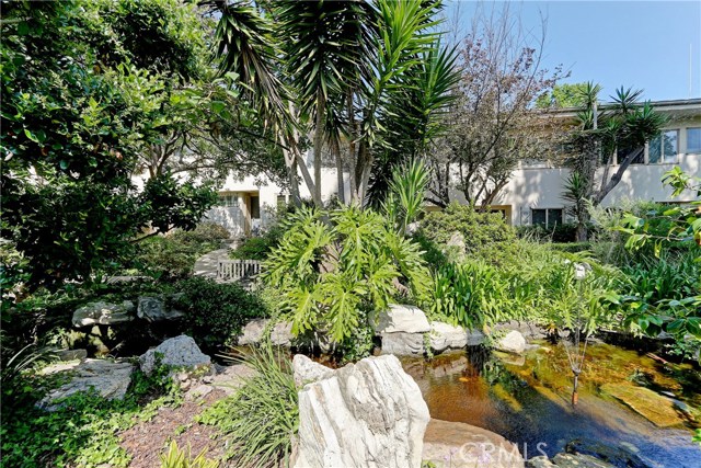 1 Bed Home for Sale in Los Angeles, California