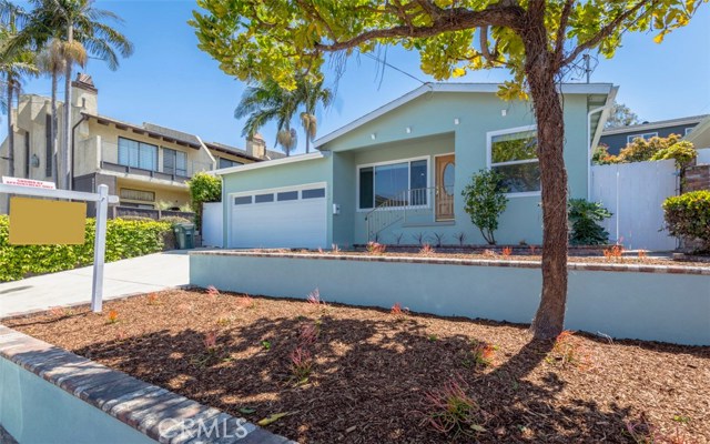 2102 Rockefeller Lane, Redondo Beach, California 90278, 3 Bedrooms Bedrooms, ,2 BathroomsBathrooms,Residential,Sold,Rockefeller,PV17093892