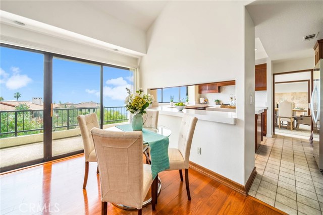 Family room casual dining with ocean view