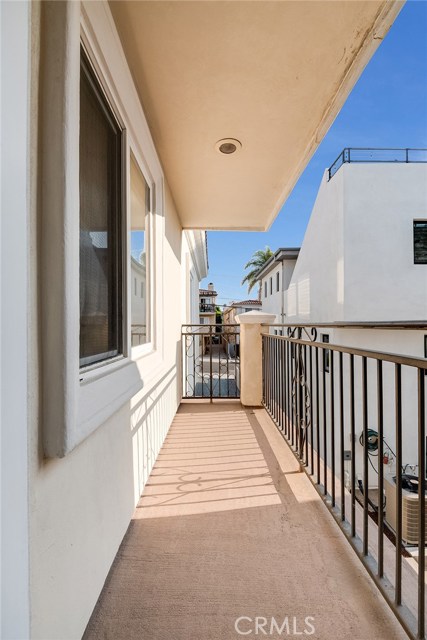 711 1st Place, Hermosa Beach, California 90254, 4 Bedrooms Bedrooms, ,3 BathroomsBathrooms,Residential,Sold,1st,SB20215238