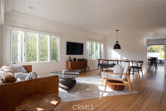 925 15th Place, Hermosa Beach, California 90254, 2 Bedrooms Bedrooms, ,1 BathroomBathrooms,Residential,Sold,15th,SB20221985