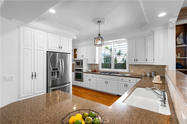 2304 Grandview Avenue, Manhattan Beach, California 90266, 5 Bedrooms Bedrooms, ,3 BathroomsBathrooms,Residential,Sold,Grandview,SB21160236