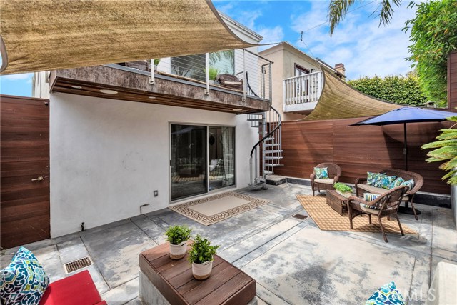 1245 8th Street, Hermosa Beach, California 90254, 3 Bedrooms Bedrooms, ,2 BathroomsBathrooms,Residential,Sold,8th,SB20102042
