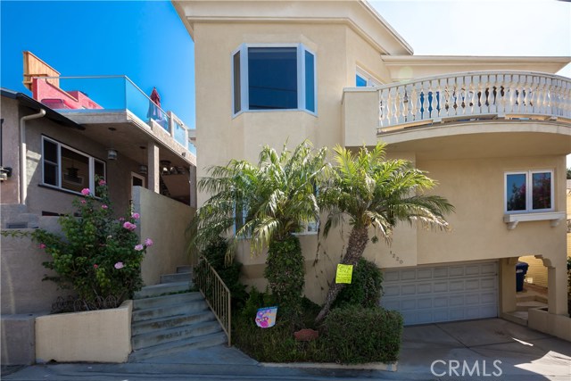 1220 Ocean Drive, Hermosa Beach, California 90254, 4 Bedrooms Bedrooms, ,3 BathroomsBathrooms,Residential,Sold,Ocean,SB17068697