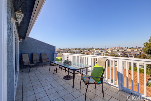 1607 Blossom Lane, Redondo Beach, California 90278, 3 Bedrooms Bedrooms, ,2 BathroomsBathrooms,Residential,Sold,Blossom,SB21041581