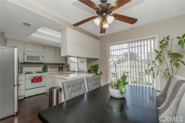 2 Bed Home for Sale in Valley Village, California