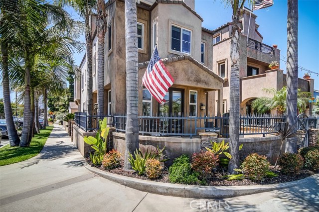 Photo of 901 Huntington Street, Huntington Beach, CA 92648