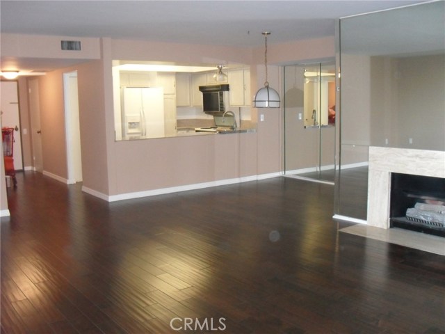 2 Bed Home for Sale in Los Angeles, California
