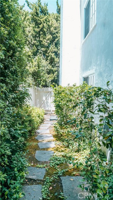 Side yard path