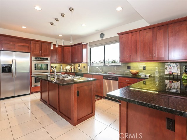 812 Juanita Avenue, Redondo Beach, California 90277, 5 Bedrooms Bedrooms, ,4 BathroomsBathrooms,Residential,Sold,Juanita,SB17114453