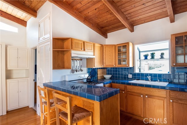 420 3rd Street, Manhattan Beach, California 90266, 2 Bedrooms Bedrooms, ,2 BathroomsBathrooms,Residential,Sold,3rd,SB19171660