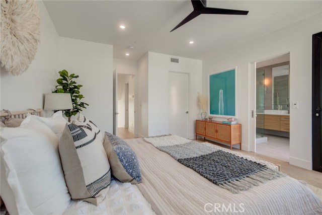 124 39th Street, Manhattan Beach, California 90266, 3 Bedrooms Bedrooms, ,2 BathroomsBathrooms,Residential,Sold,39th,SB20089804