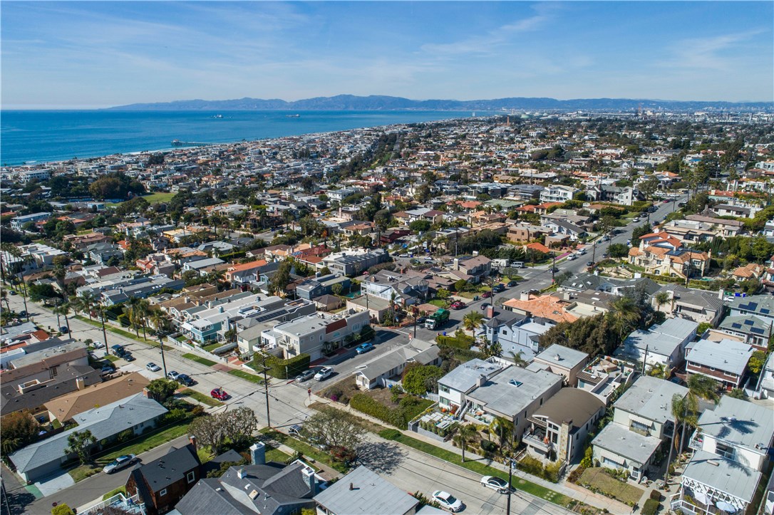 703 Longfellow Avenue, Hermosa Beach, California 90254, ,Residential Income,Sold,Longfellow,SB18054702