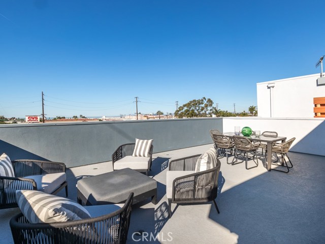 1920 Pacific Coast Highway, Redondo Beach, California 90277, 2 Bedrooms Bedrooms, ,2 BathroomsBathrooms,Residential,Sold,Pacific Coast Highway,SB21006104