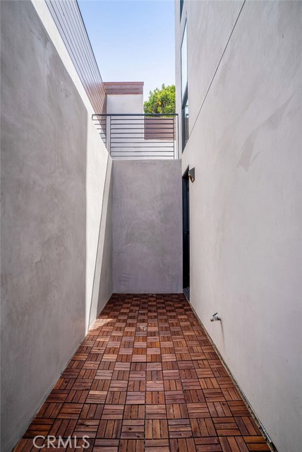 945 7th Street, Hermosa Beach, California 90254, 4 Bedrooms Bedrooms, ,3 BathroomsBathrooms,Residential,Sold,7th,SB19140226