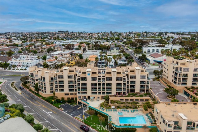 110 The Village, Redondo Beach, California 90277, 2 Bedrooms Bedrooms, ,2 BathroomsBathrooms,Residential,Sold,The Village,SB21145728