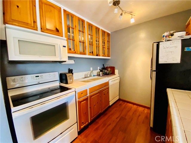 601 Prospect Avenue, Redondo Beach, California 90277, 2 Bedrooms Bedrooms, ,2 BathroomsBathrooms,Residential,Sold,Prospect,SB20189333