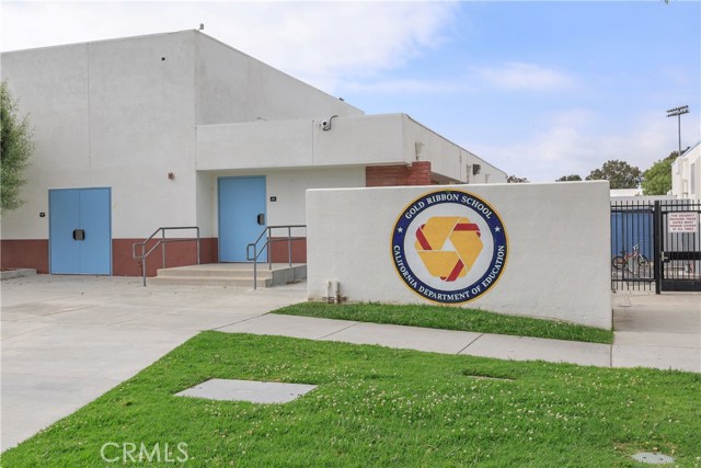 2100 Bataan Road, Redondo Beach, California 90278, 3 Bedrooms Bedrooms, ,2 BathroomsBathrooms,Residential,Sold,Bataan,SB19141243