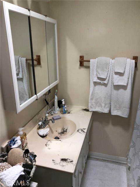 1635 23rd Street, Manhattan Beach, California 90266, 3 Bedrooms Bedrooms, ,1 BathroomBathrooms,Residential,Sold,23rd,SB18180832