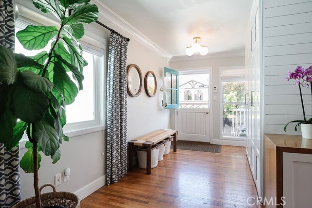 1641 Haynes Lane, Redondo Beach, California 90278, 2 Bedrooms Bedrooms, ,Residential,Sold,Haynes,SB20135411