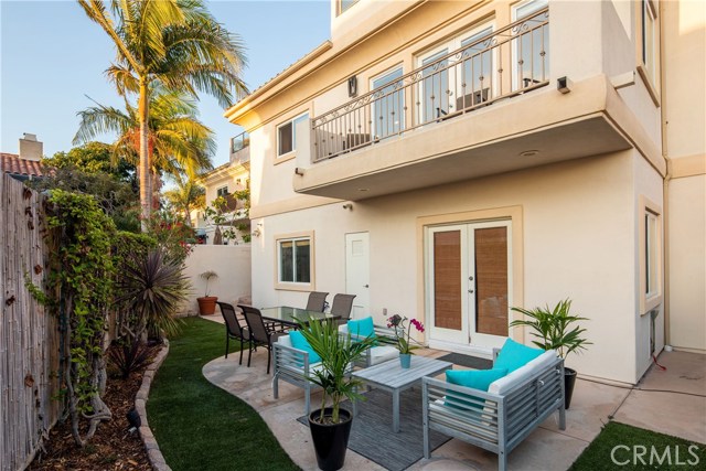 233 Helberta Avenue, Redondo Beach, California 90277, 4 Bedrooms Bedrooms, ,2 BathroomsBathrooms,Residential,Sold,Helberta,SB19225770