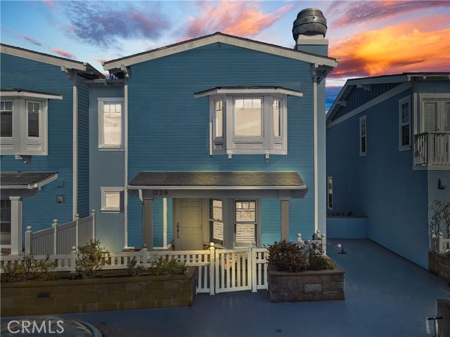 229 Aviation Place, Manhattan Beach, California 90266, 3 Bedrooms Bedrooms, ,2 BathroomsBathrooms,Residential,Sold,Aviation,PV21063167