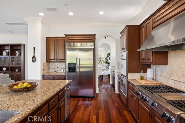556 Helberta Avenue, Redondo Beach, California 90277, 4 Bedrooms Bedrooms, ,3 BathroomsBathrooms,Residential,Sold,Helberta,SB20115662