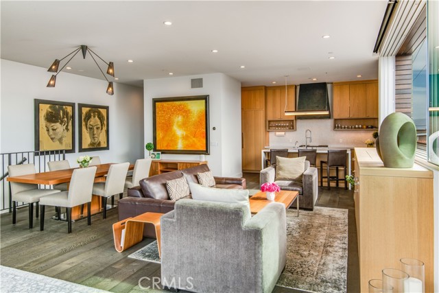 218 1st Place, Manhattan Beach, California 90266, 3 Bedrooms Bedrooms, ,3 BathroomsBathrooms,Residential,Sold,1st,PV21075886
