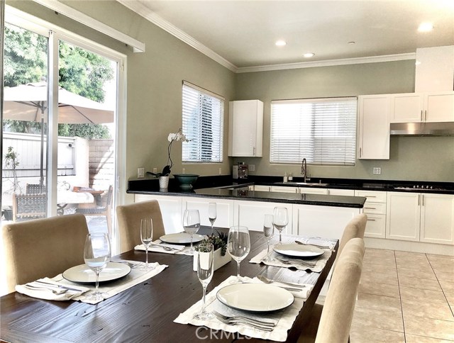 2220 Rockefeller Lane, Redondo Beach, California 90278, 3 Bedrooms Bedrooms, ,2 BathroomsBathrooms,Residential,Sold,Rockefeller,PV19241545