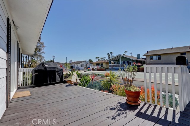 13 Laurel, Manhattan Beach, California 90266, 3 Bedrooms Bedrooms, ,1 BathroomBathrooms,Residential,Sold,Laurel,SB19057635
