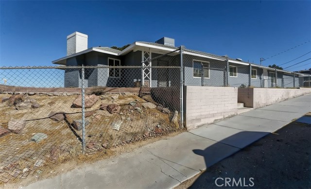 Detail Gallery Image 1 of 1 For 641 W Mountain View St, Barstow,  CA 92311 - 4 Beds | 2 Baths