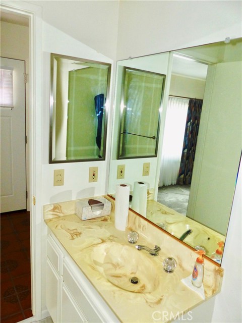 2703 Rockefeller Lane, Redondo Beach, California 90278, 2 Bedrooms Bedrooms, ,2 BathroomsBathrooms,Residential,Sold,Rockefeller,SB19140385