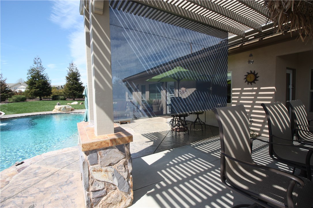 patio retractable screen