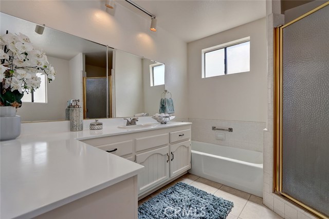 2513 Voorhees Avenue, Redondo Beach, California 90278, 2 Bedrooms Bedrooms, ,2 BathroomsBathrooms,Residential,Sold,Voorhees,SB18186536