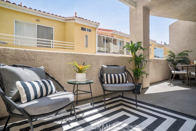 1315 Manhattan Beach Boulevard, Manhattan Beach, California 90266, 2 Bedrooms Bedrooms, ,2 BathroomsBathrooms,Residential,Sold,Manhattan Beach,SB18082751