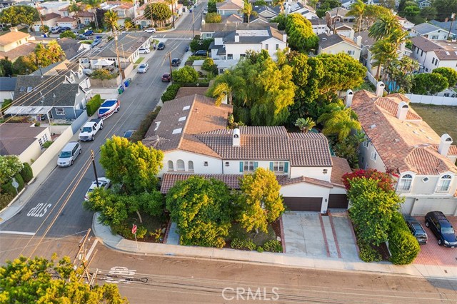 1756 10th Street, Manhattan Beach, California 90266, 5 Bedrooms Bedrooms, ,6 BathroomsBathrooms,Residential,Sold,10th,SB20042896