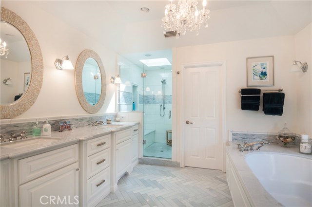 872 27th Street, Manhattan Beach, California 90266, 4 Bedrooms Bedrooms, ,3 BathroomsBathrooms,Residential,Sold,27th,SB20136143