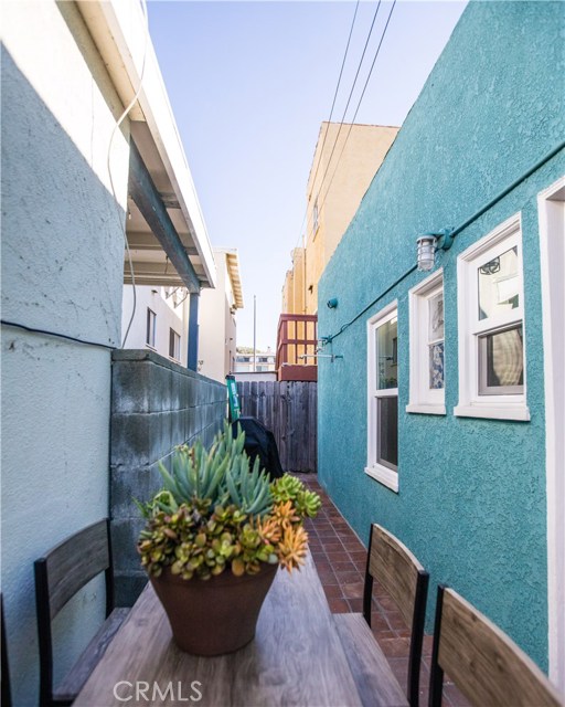 1520 Bayview, Hermosa Beach, California 90254, 3 Bedrooms Bedrooms, ,2 BathroomsBathrooms,Residential,Sold,Bayview,SB19028749