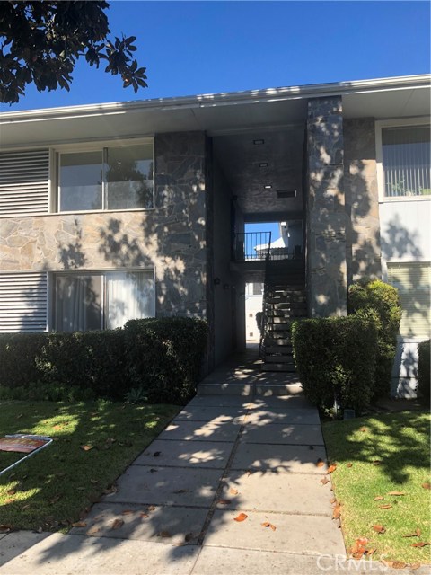 Photo of 629 E Carson Street #2, Long Beach, CA 90807