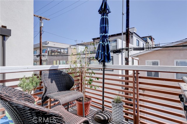 918 Manhattan Avenue, Hermosa Beach, California 90254, ,Residential Income,Sold,Manhattan,SB21087589