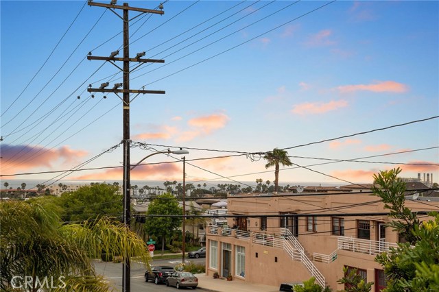 616 Garnet Street, Redondo Beach, California 90277, 4 Bedrooms Bedrooms, ,2 BathroomsBathrooms,Residential,Sold,Garnet,SB20102814