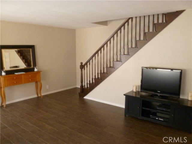 large family room off kitchen