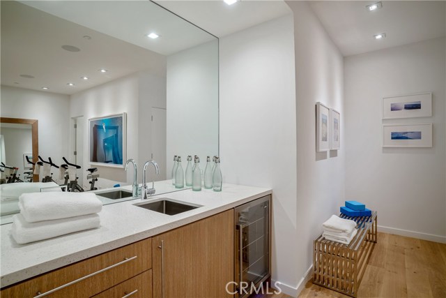 131 2nd Street, Hermosa Beach, California 90254, 4 Bedrooms Bedrooms, ,4 BathroomsBathrooms,Residential,Sold,2nd,SB19073645