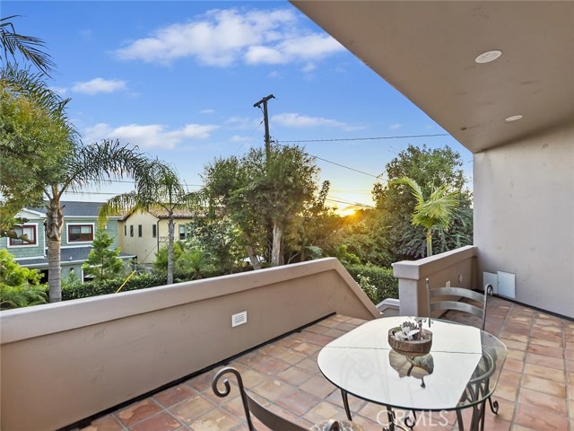 1032 Avenue A, Redondo Beach, California 90277, 5 Bedrooms Bedrooms, ,4 BathroomsBathrooms,Residential,Sold,Avenue A,PV20256766
