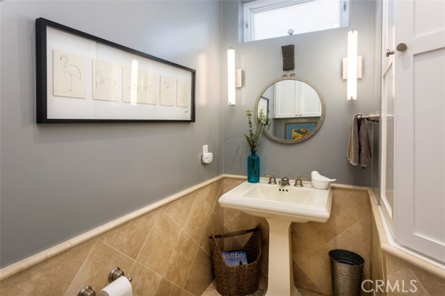 125 4th Street, Hermosa Beach, California 90254, 4 Bedrooms Bedrooms, ,3 BathroomsBathrooms,Residential,Sold,4th,SB18054270