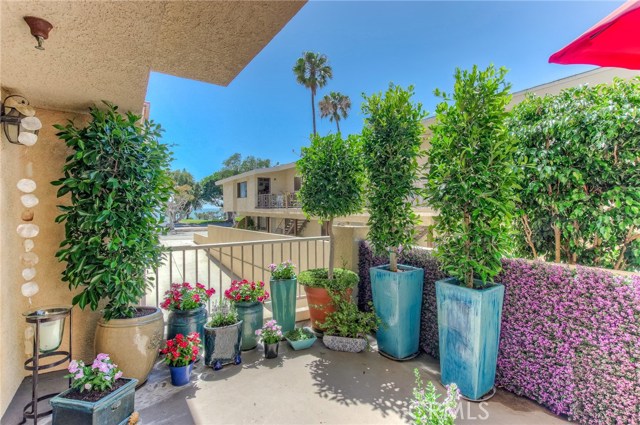 301 Diamond Street, Redondo Beach, California 90277, 3 Bedrooms Bedrooms, ,2 BathroomsBathrooms,Residential,Sold,Diamond,PV19005386